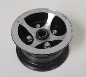 Wiel (achterzijde), compleet 737 inclusief luchtband