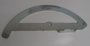 Bevestigingsbeugel spatbord links Tr6